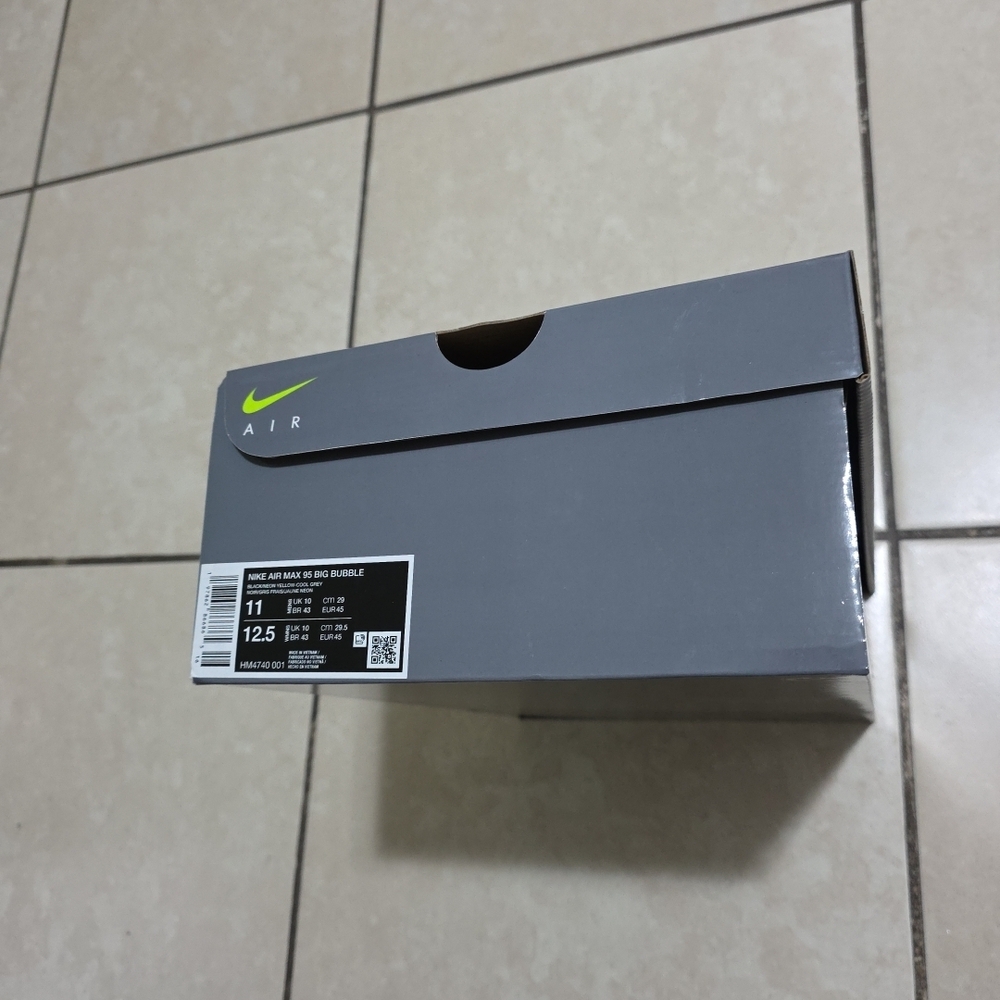 Empty Shoe Box - Picture 3 of 6